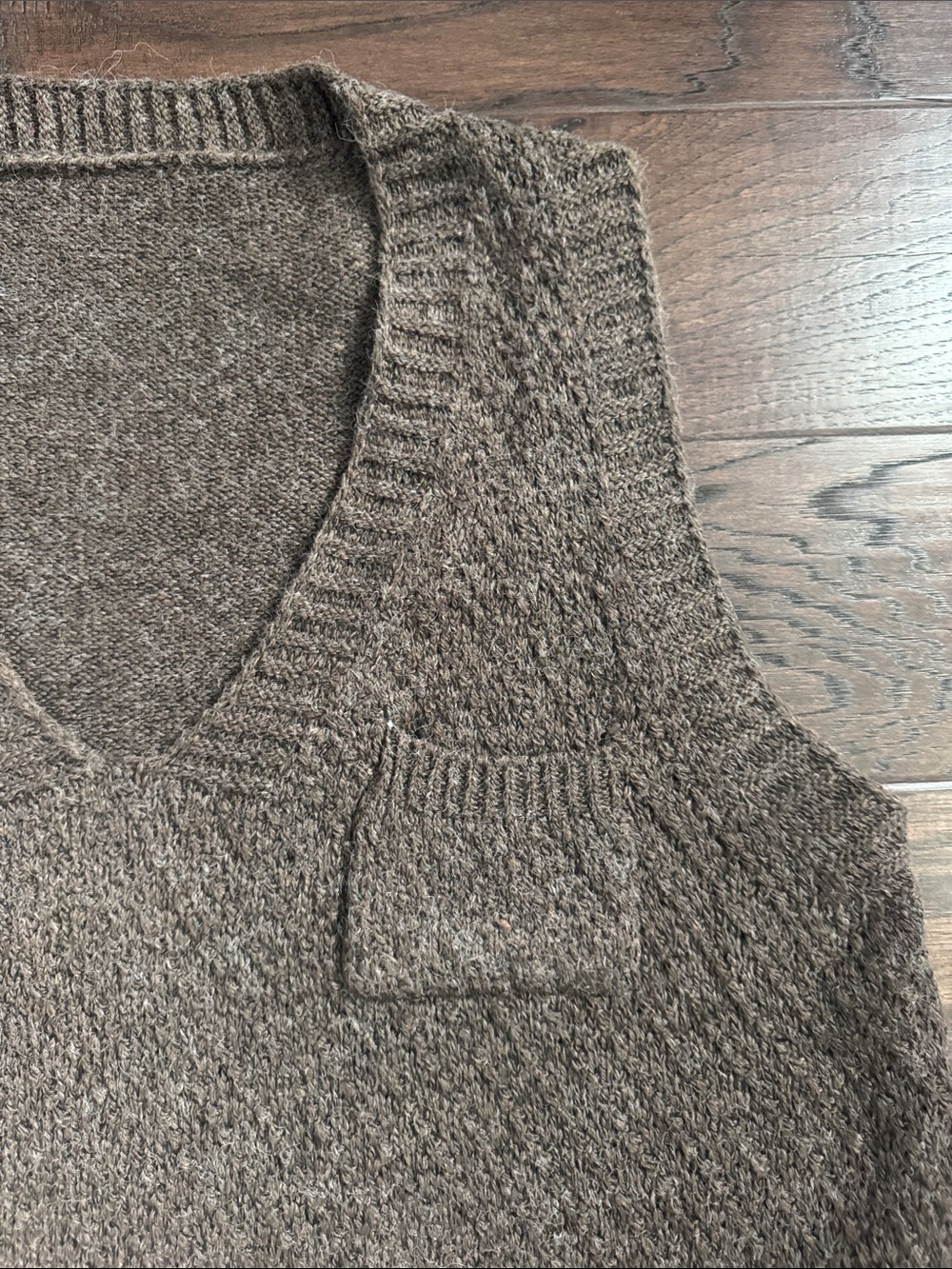 NWOT V-Neck Sweater Vest WOMENS Large Textured Brown - Picture 2 of 7